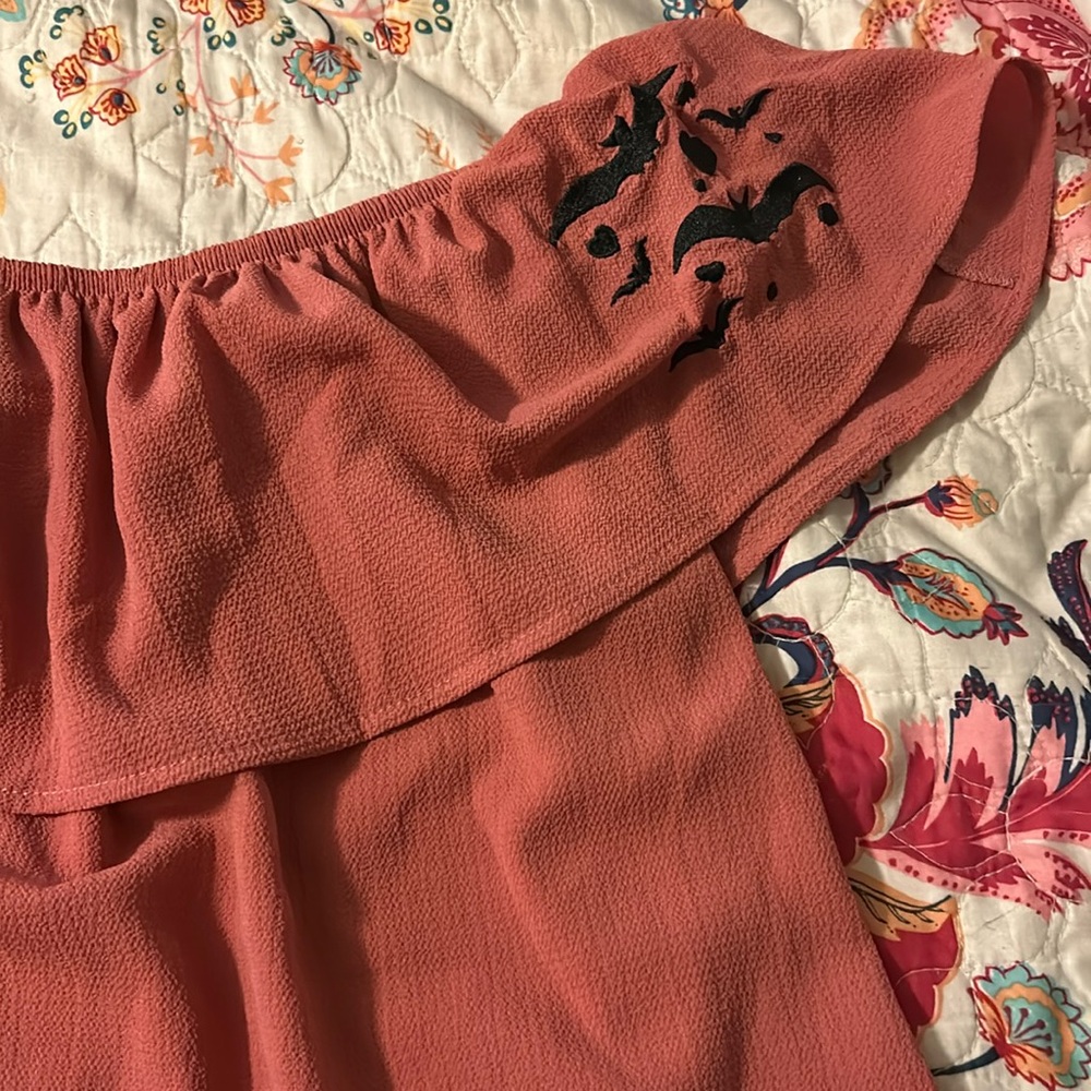 A Classic Paradise off the shoulder bats top